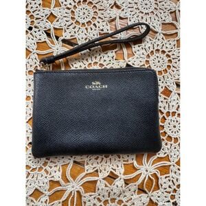 Coach Wristlet‎ Black Leather Zip Top Sz 4" x 6"